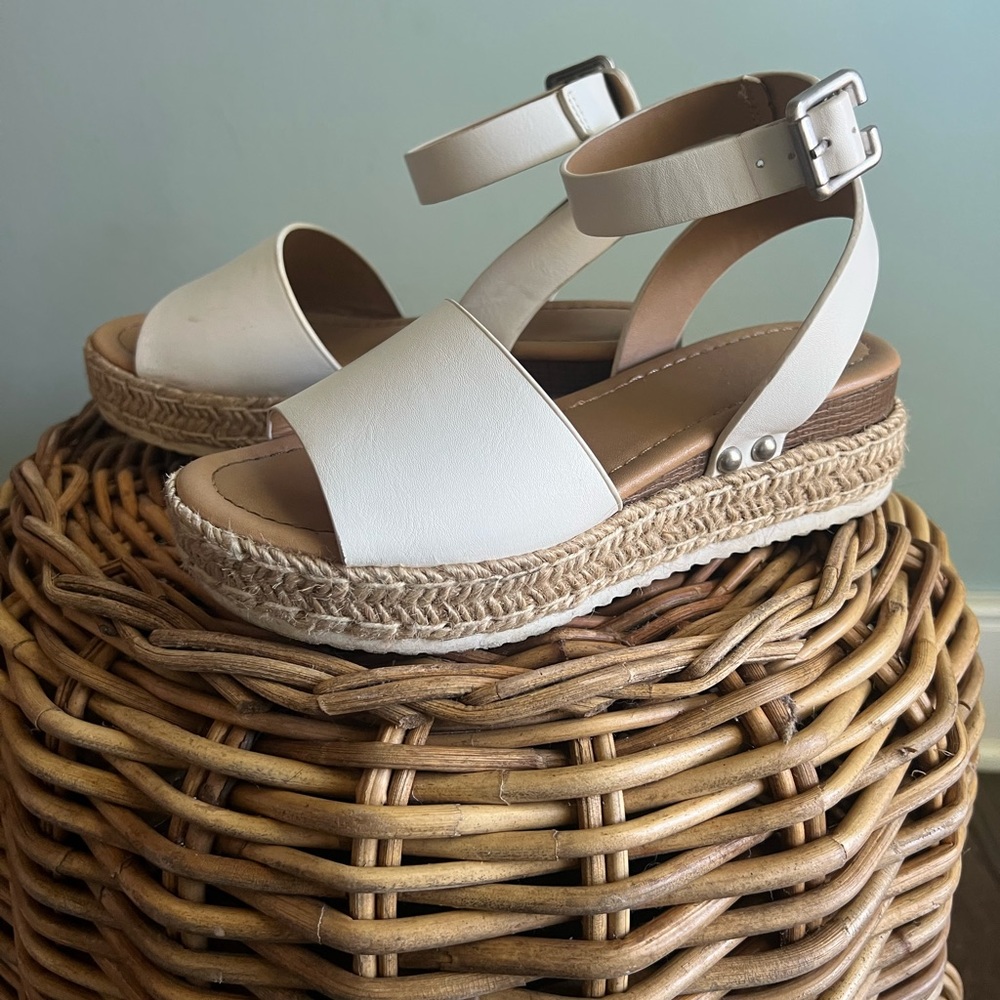 Soda Girls Wedge Open Toe Sandals Size 1 Espedrilles